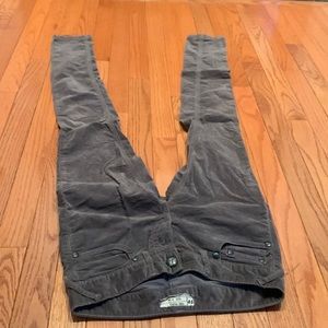 Free People Gray Velvet Skinny Pant broken zip!